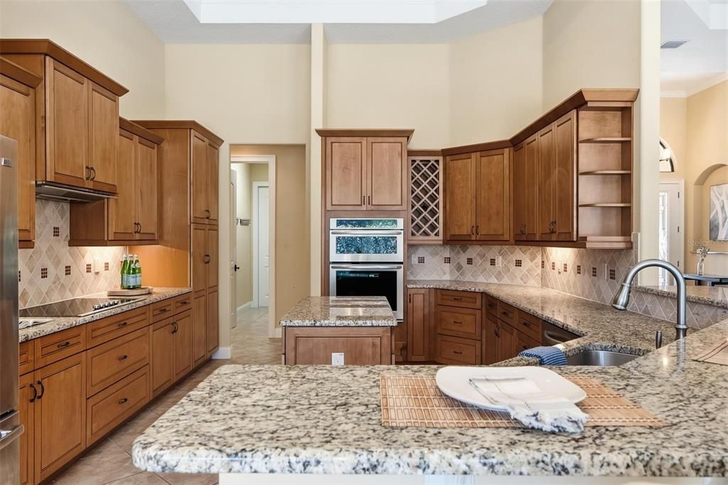 Active With Contract: $750,000 (3 beds, 3 baths, 2875 Square Feet)