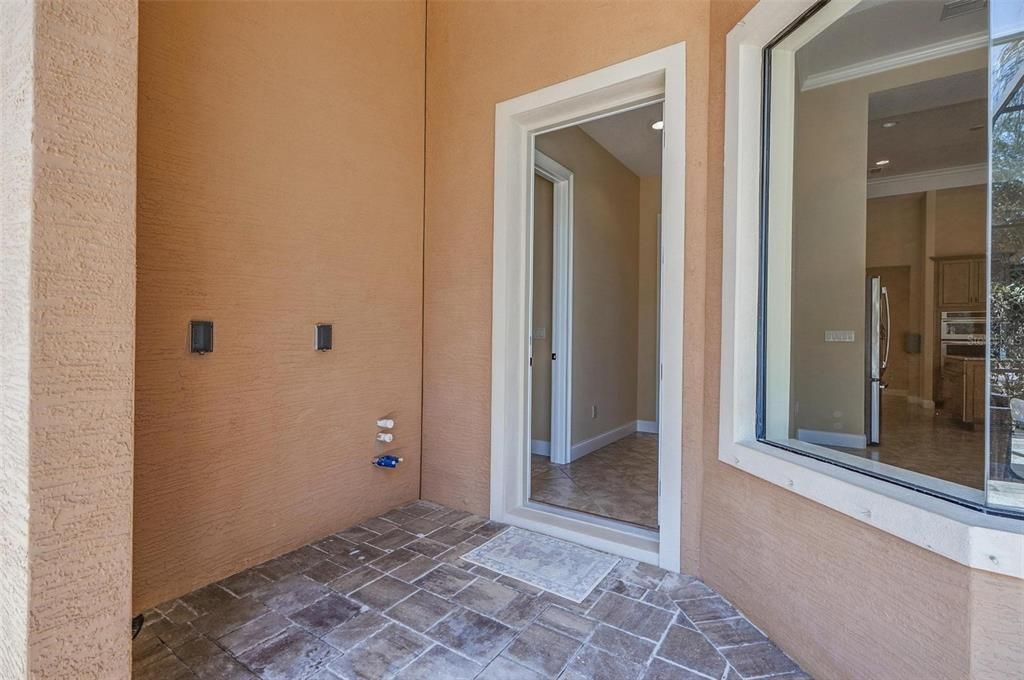 Active With Contract: $750,000 (3 beds, 3 baths, 2875 Square Feet)