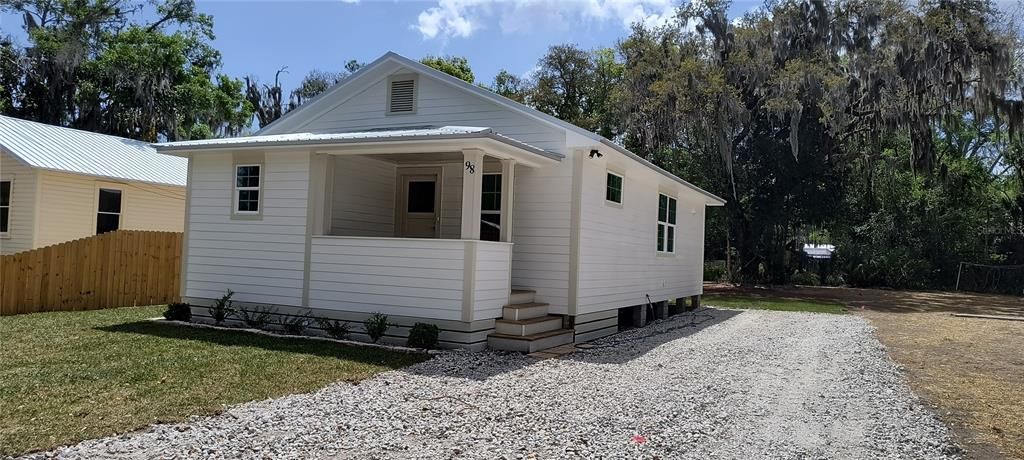 For Sale: $345,000 (3 beds, 2 baths, 1138 Square Feet)