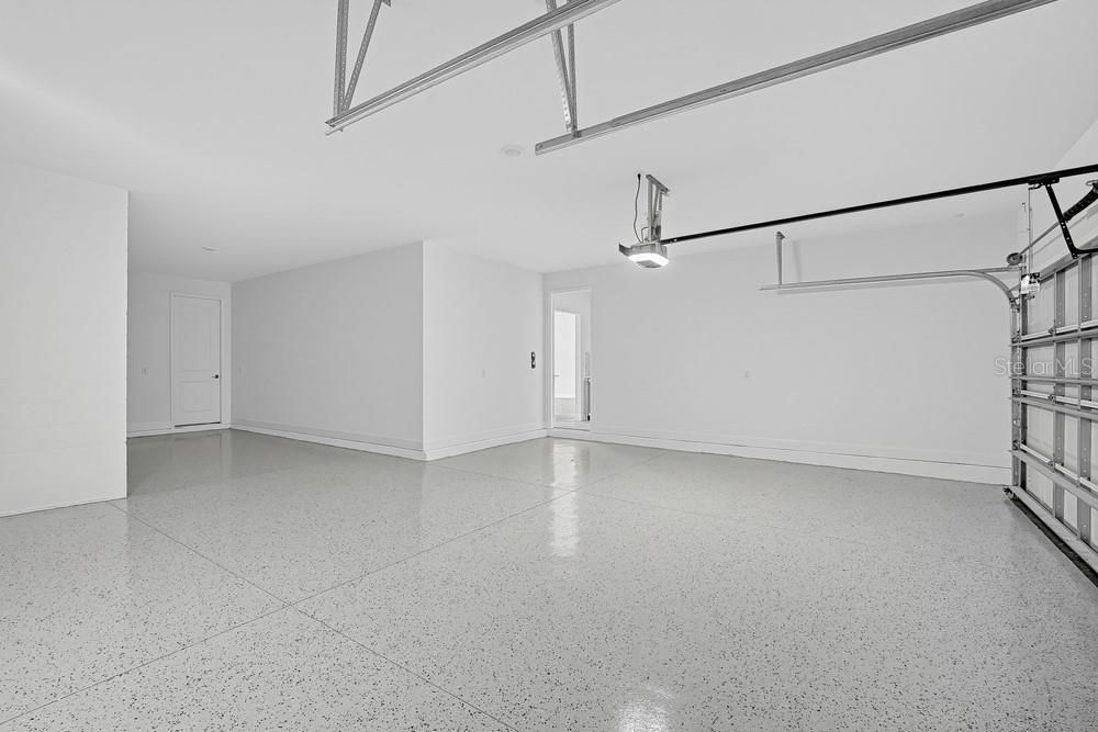 Activo con contrato: $1,390,691 (6 camas, 4 baños, 4181 Pies cuadrados)