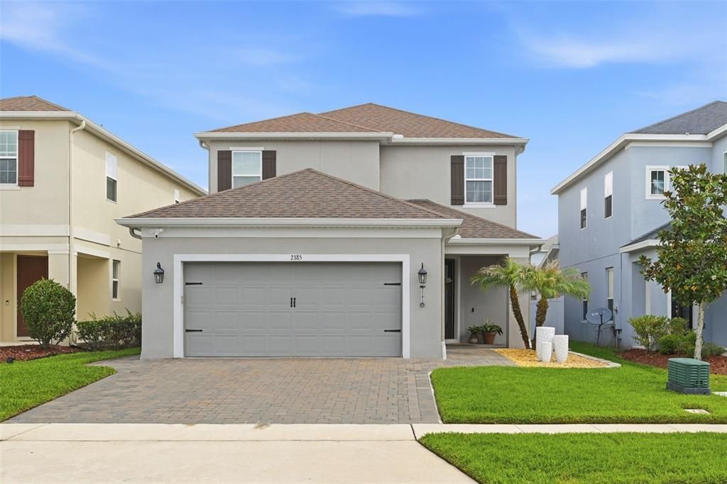 For Sale: $689,999 (4 beds, 3 baths, 2565 Square Feet)