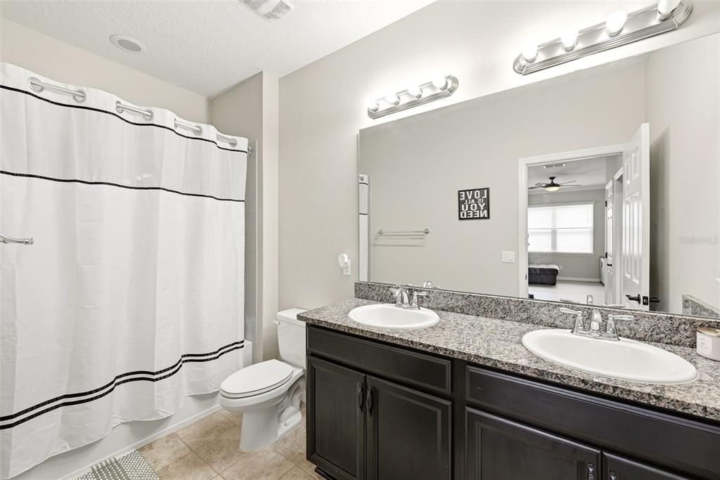 For Sale: $689,999 (4 beds, 3 baths, 2565 Square Feet)