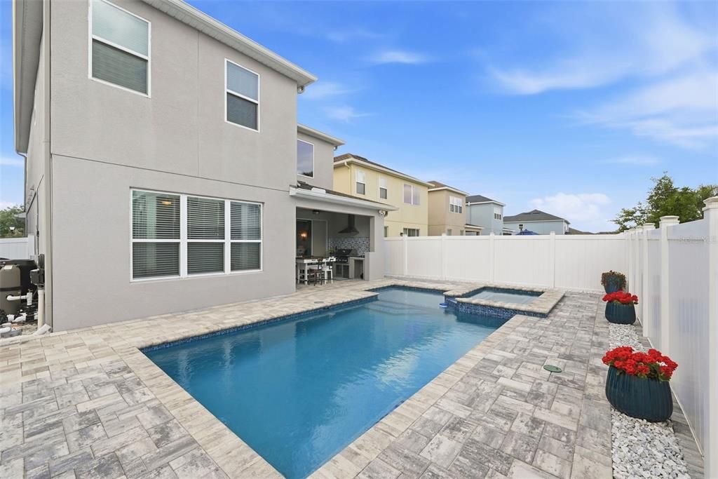 For Sale: $689,999 (4 beds, 3 baths, 2565 Square Feet)