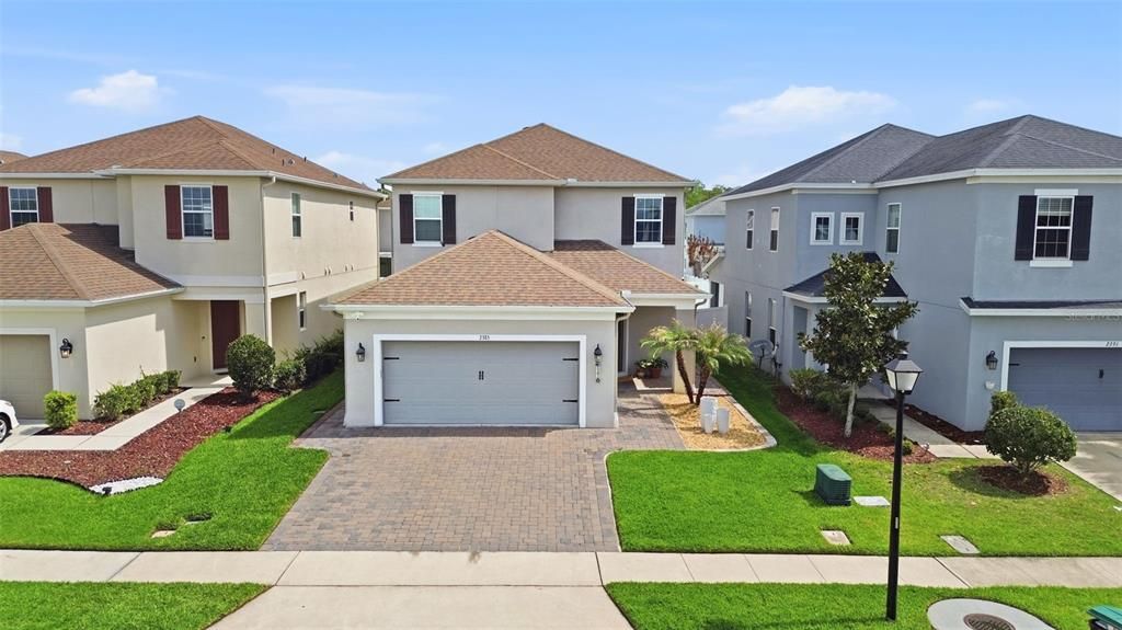 For Sale: $689,999 (4 beds, 3 baths, 2565 Square Feet)