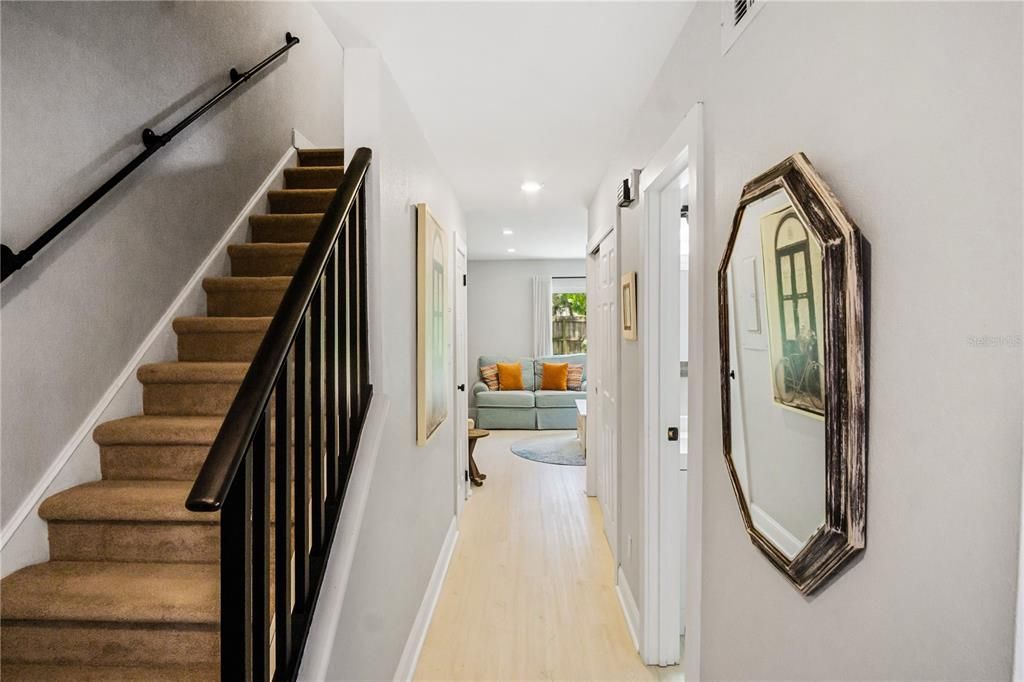 Active With Contract: $279,900 (2 beds, 2 baths, 1250 Square Feet)