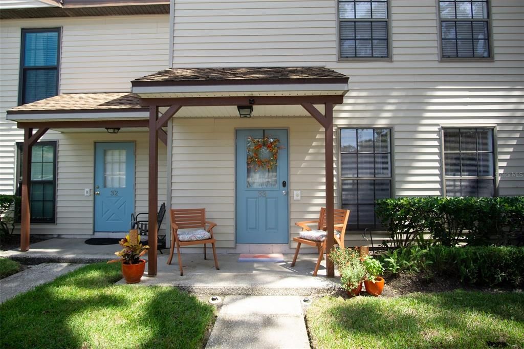 Active With Contract: $279,900 (2 beds, 2 baths, 1250 Square Feet)