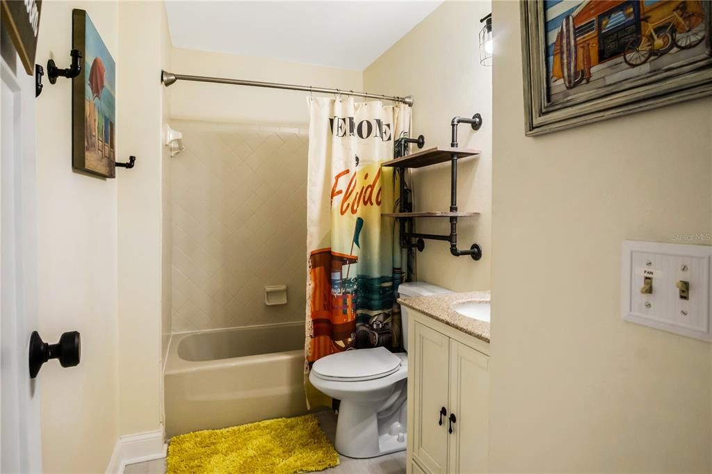 Active With Contract: $279,900 (2 beds, 2 baths, 1250 Square Feet)