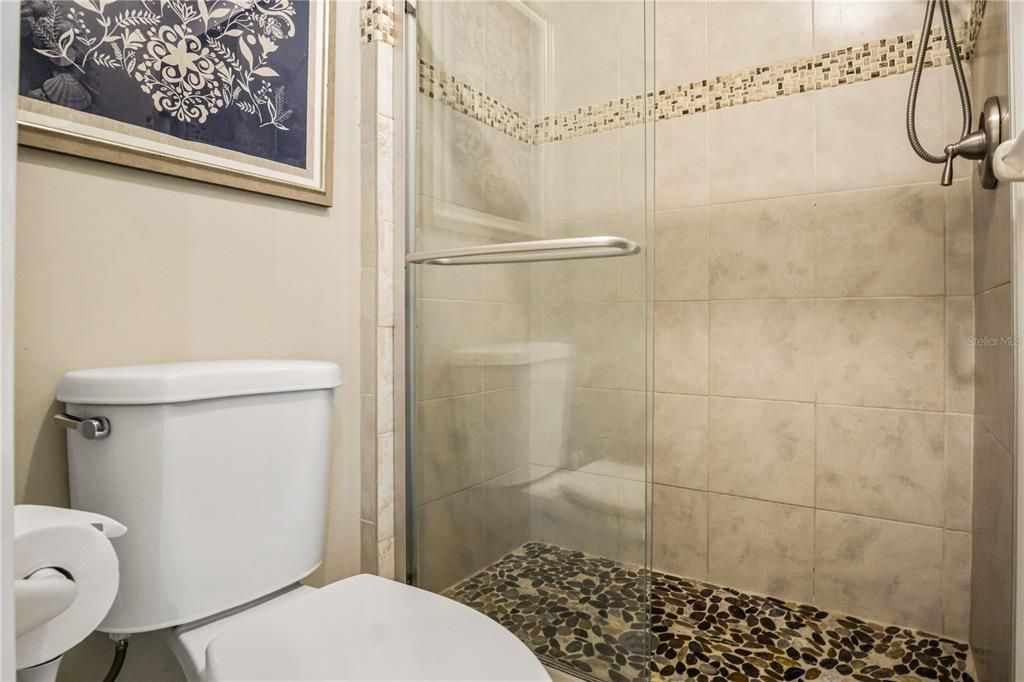 Active With Contract: $279,900 (2 beds, 2 baths, 1250 Square Feet)