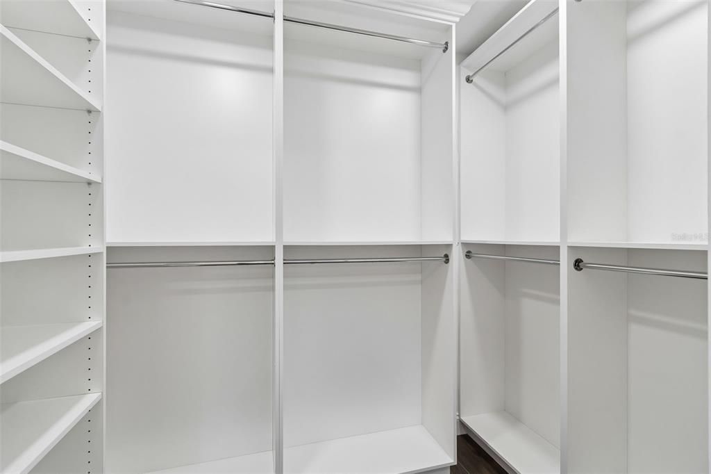En Venta: $1,200,000 (4 camas, 2 baños, 2429 Pies cuadrados)