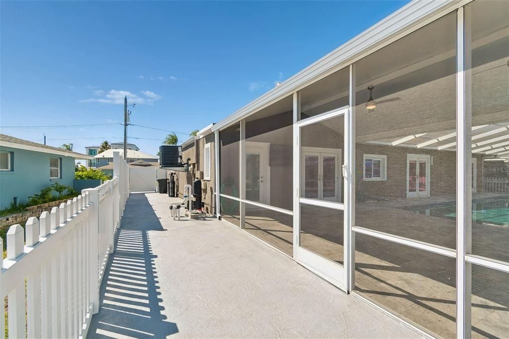 En Venta: $1,200,000 (4 camas, 2 baños, 2429 Pies cuadrados)