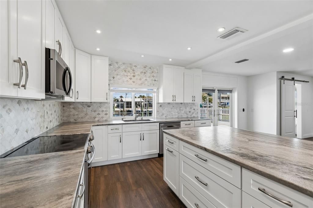 En Venta: $1,200,000 (4 camas, 2 baños, 2429 Pies cuadrados)