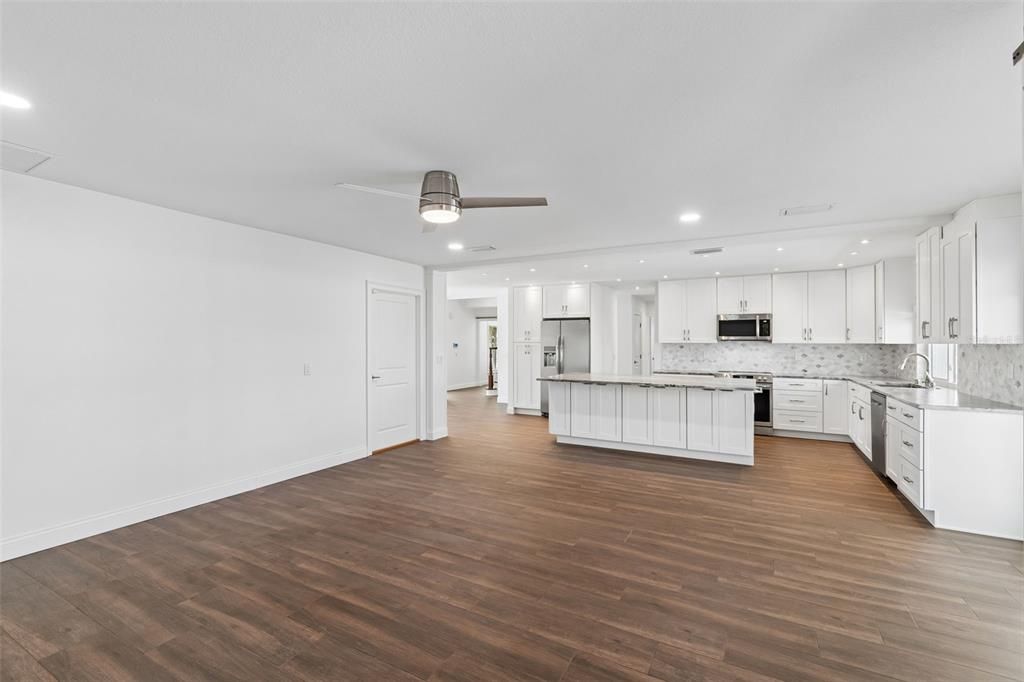 En Venta: $1,200,000 (4 camas, 2 baños, 2429 Pies cuadrados)