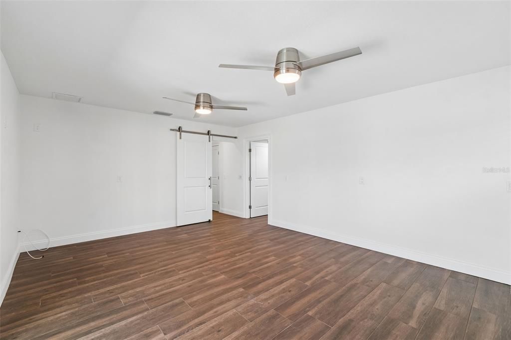 En Venta: $1,200,000 (4 camas, 2 baños, 2429 Pies cuadrados)