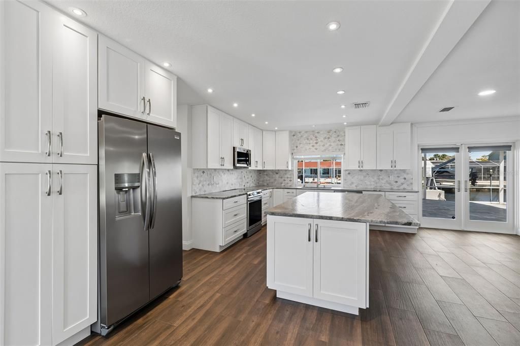 En Venta: $1,200,000 (4 camas, 2 baños, 2429 Pies cuadrados)