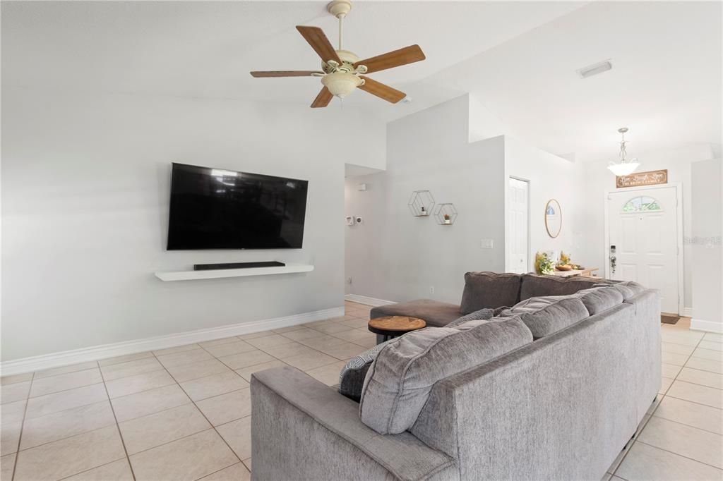 For Sale: $929,000 (3 beds, 2 baths, 1477 Square Feet)