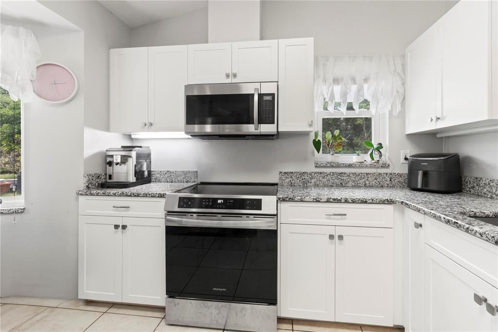For Sale: $929,000 (3 beds, 2 baths, 1477 Square Feet)
