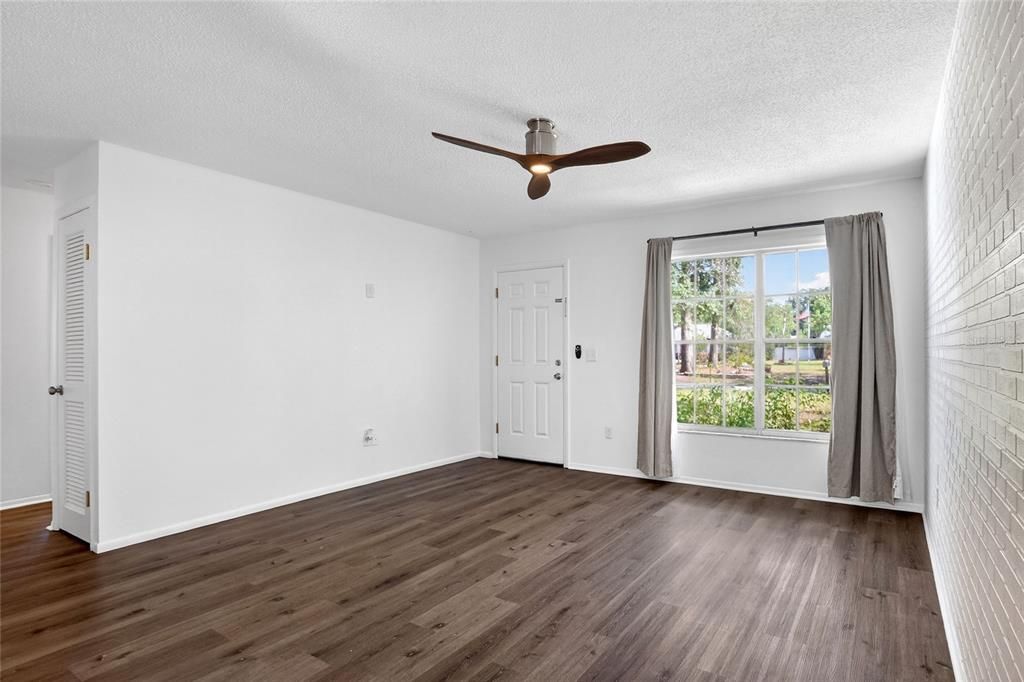 Activo con contrato: $314,000 (3 camas, 2 baños, 1067 Pies cuadrados)