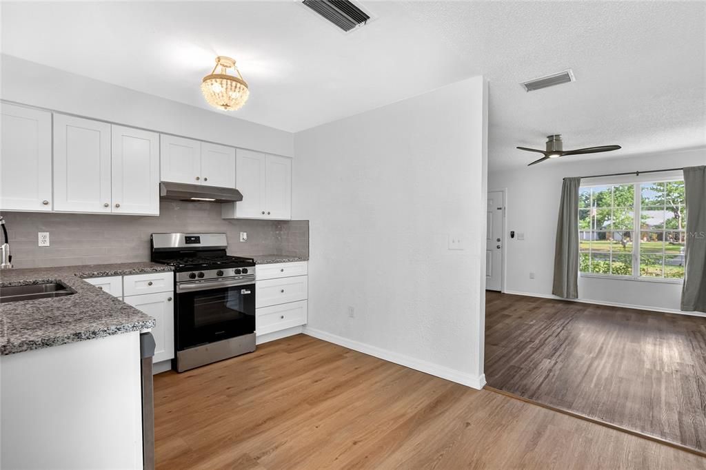 Activo con contrato: $314,000 (3 camas, 2 baños, 1067 Pies cuadrados)