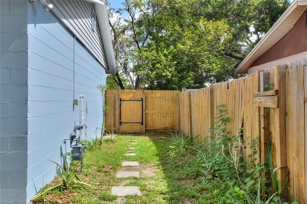 Activo con contrato: $314,000 (3 camas, 2 baños, 1067 Pies cuadrados)