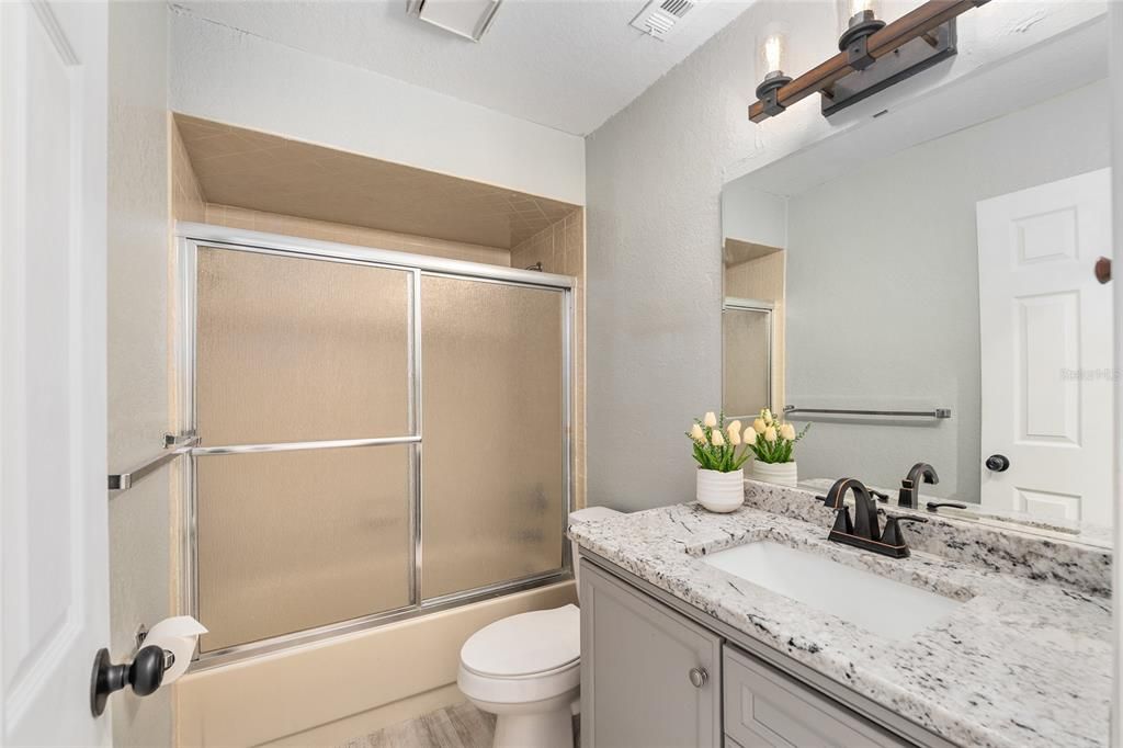 Activo con contrato: $179,900 (2 camas, 2 baños, 1116 Pies cuadrados)