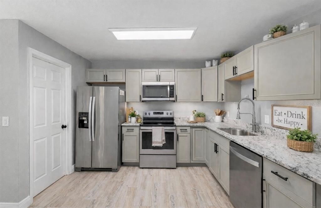 Activo con contrato: $179,900 (2 camas, 2 baños, 1116 Pies cuadrados)