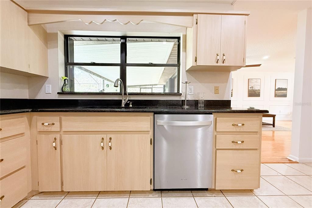 В аренду: $1,795 (2 спален, 2 ванн, 1192 Квадратных фут)