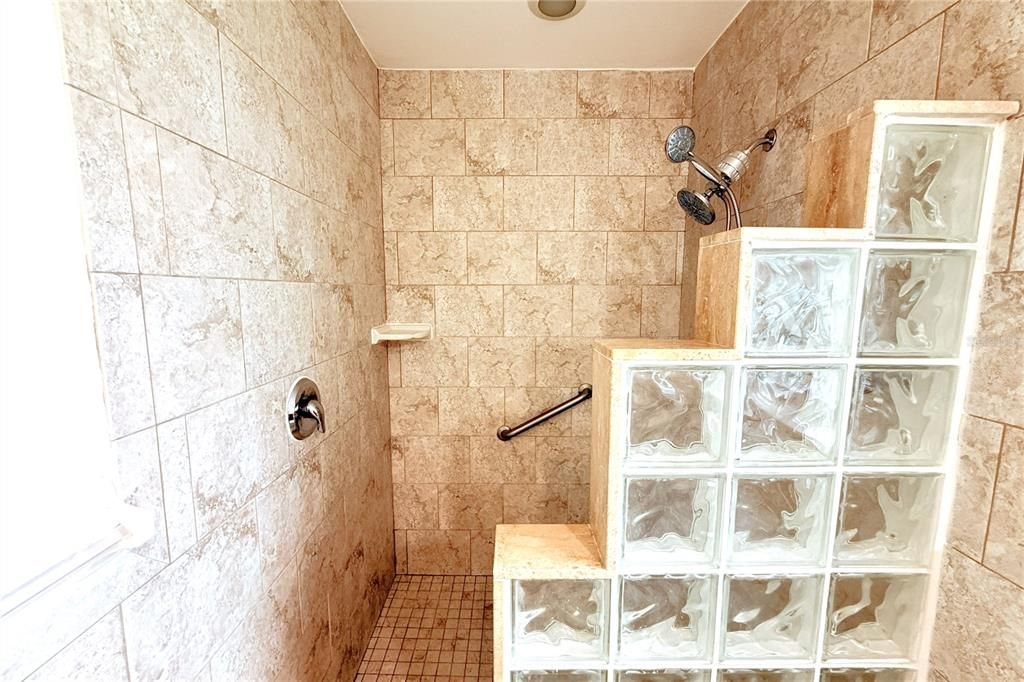 В аренду: $1,795 (2 спален, 2 ванн, 1192 Квадратных фут)