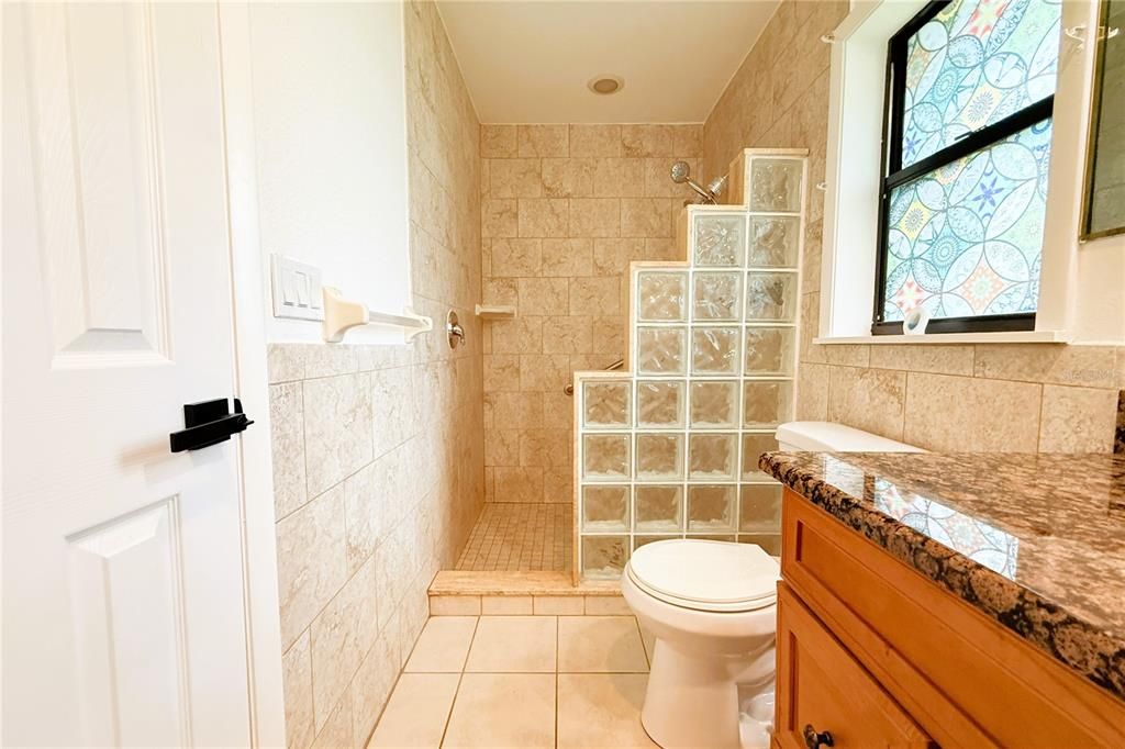 В аренду: $1,795 (2 спален, 2 ванн, 1192 Квадратных фут)
