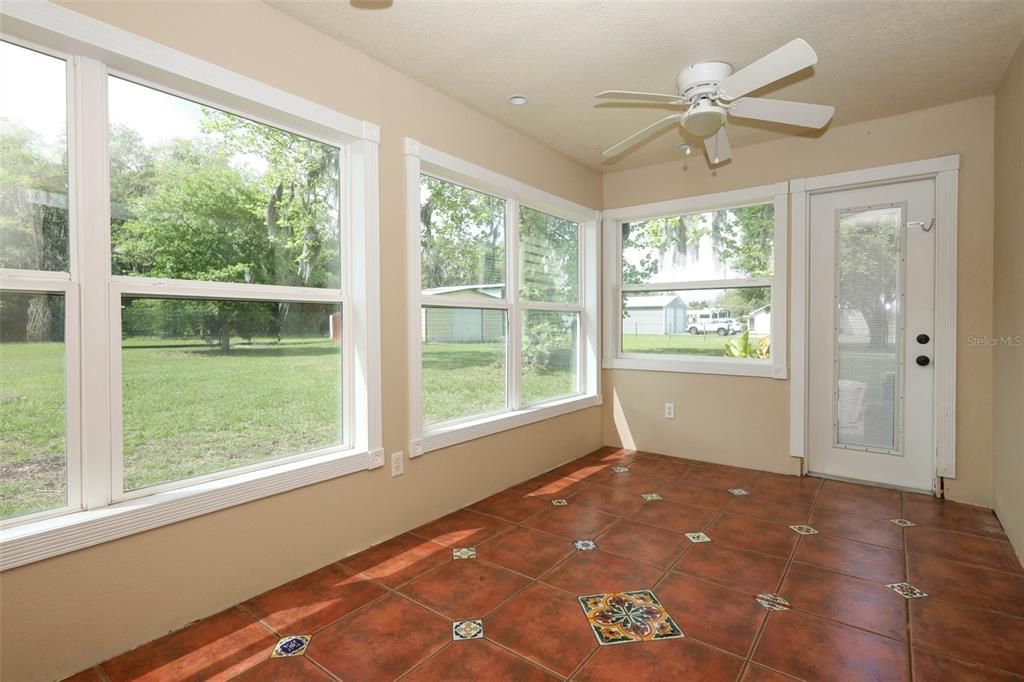 En Venta: $555,000 (3 camas, 2 baños, 2080 Pies cuadrados)