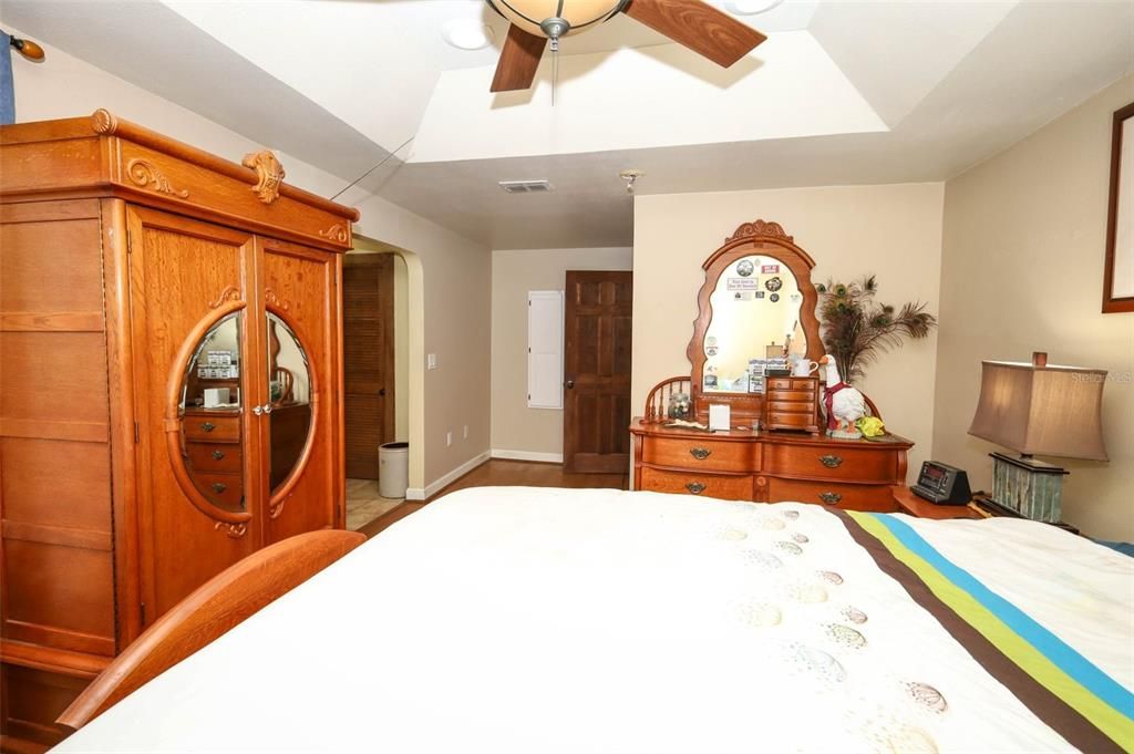 En Venta: $555,000 (3 camas, 2 baños, 2080 Pies cuadrados)