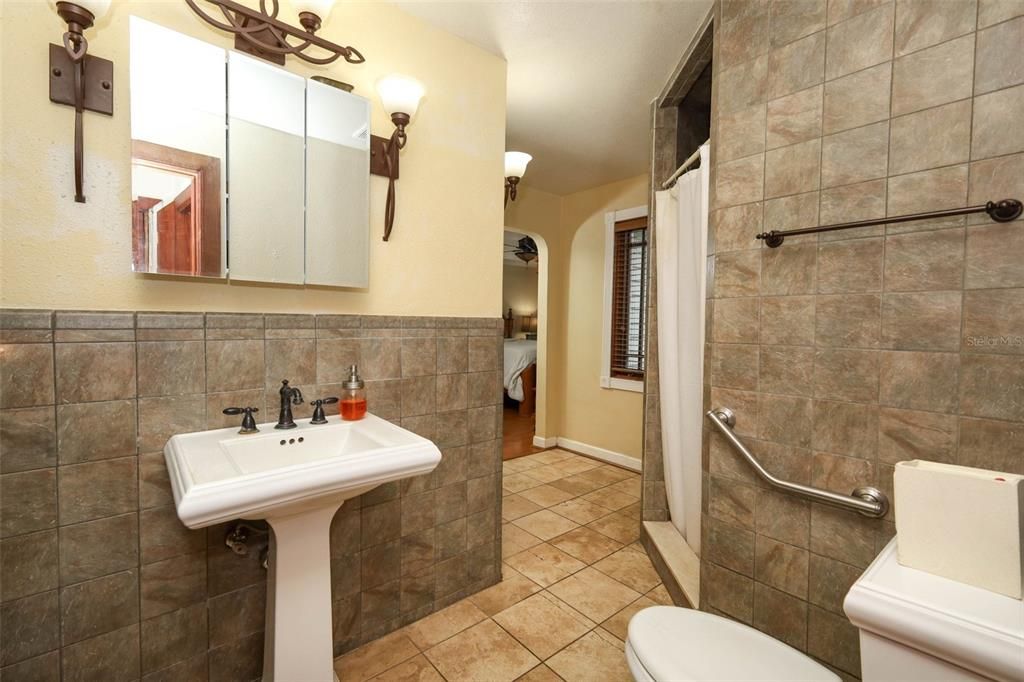 En Venta: $555,000 (3 camas, 2 baños, 2080 Pies cuadrados)