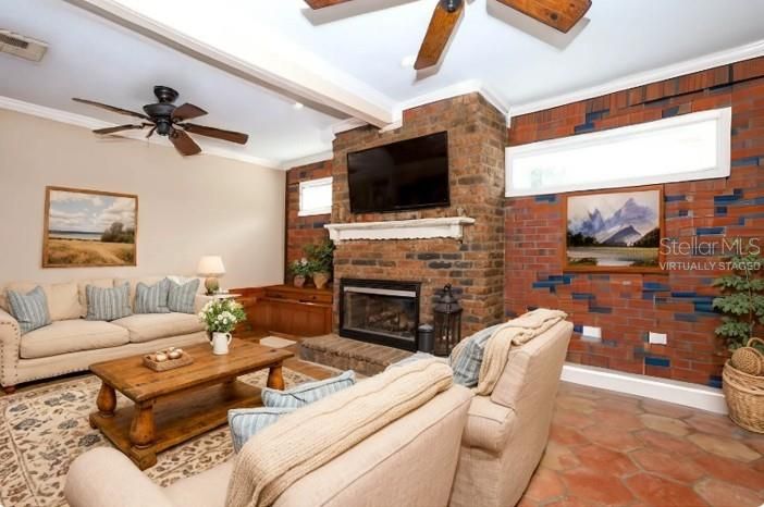 En Venta: $555,000 (3 camas, 2 baños, 2080 Pies cuadrados)
