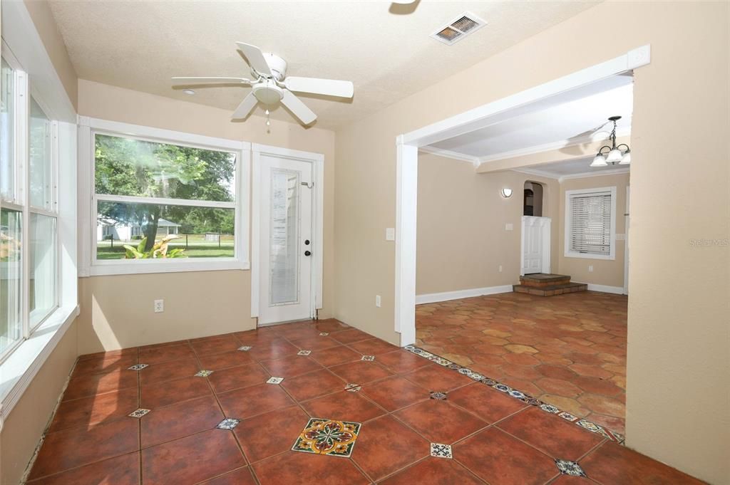En Venta: $555,000 (3 camas, 2 baños, 2080 Pies cuadrados)
