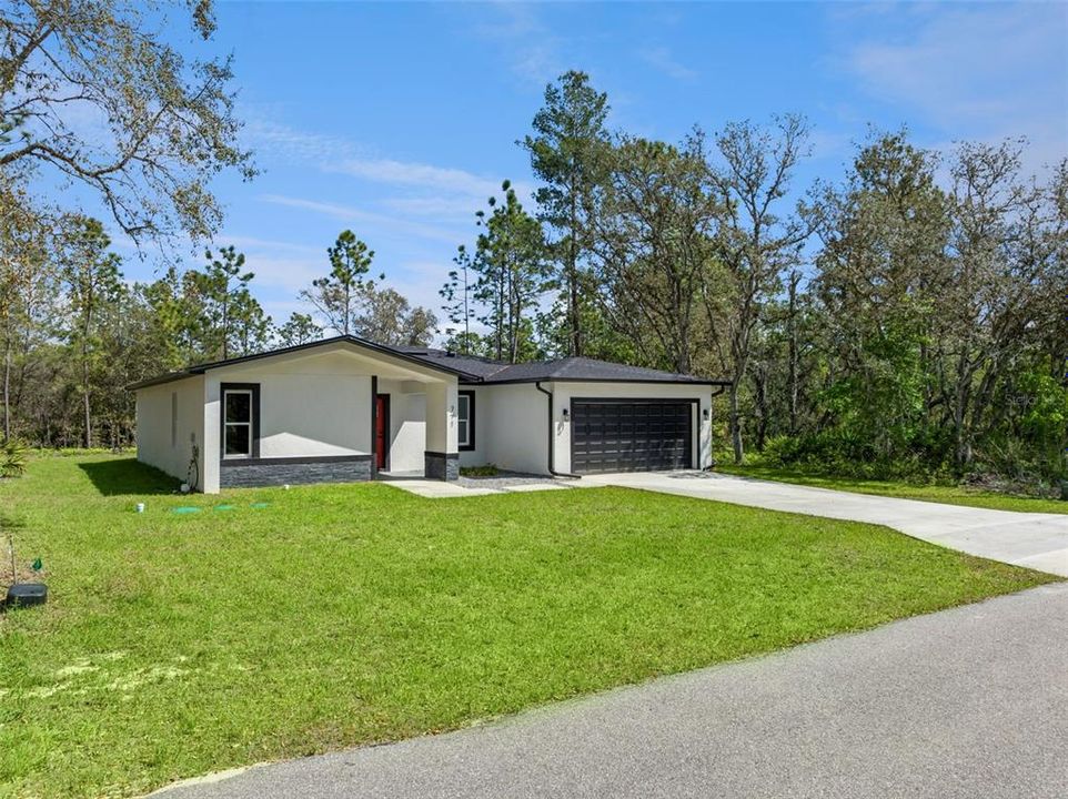 Active With Contract: $305,000 (4 beds, 3 baths, 1931 Square Feet)