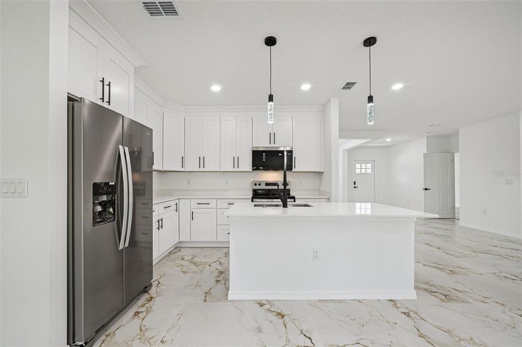 Active With Contract: $305,000 (4 beds, 3 baths, 1931 Square Feet)