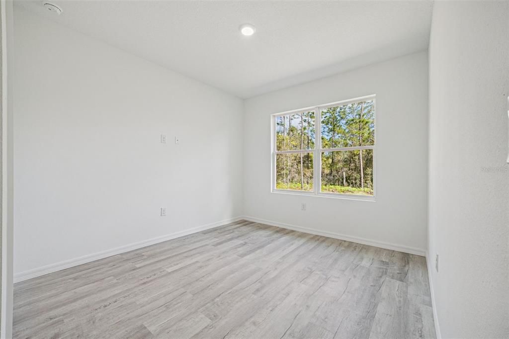 Active With Contract: $305,000 (4 beds, 3 baths, 1931 Square Feet)