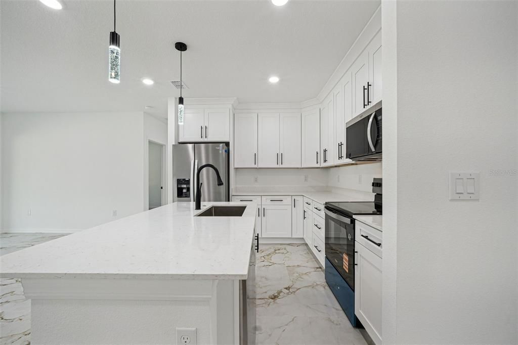 Active With Contract: $305,000 (4 beds, 3 baths, 1931 Square Feet)
