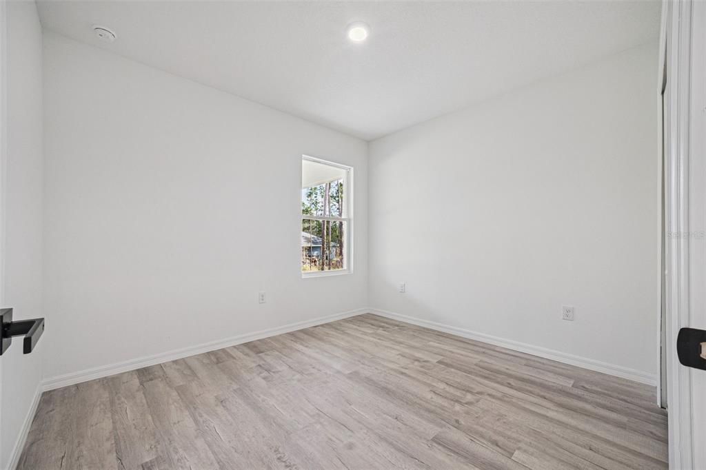 Active With Contract: $305,000 (4 beds, 3 baths, 1931 Square Feet)