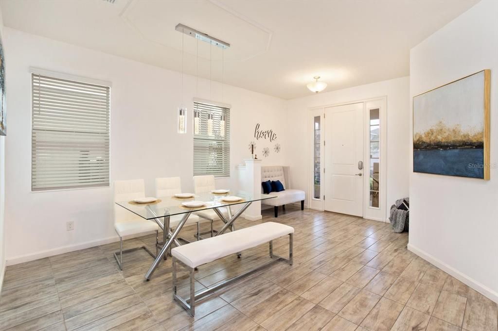 En Venta: $445,000 (4 camas, 2 baños, 2485 Pies cuadrados)