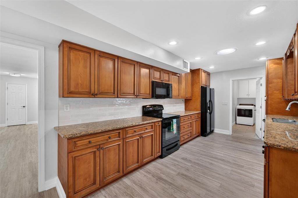 En Venta: $416,900 (2 camas, 2 baños, 1852 Pies cuadrados)