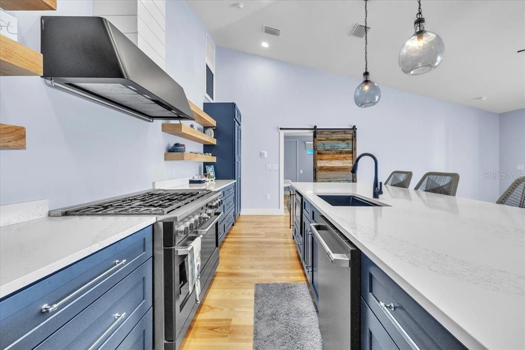 En Venta: $849,000 (4 camas, 4 baños, 2402 Pies cuadrados)