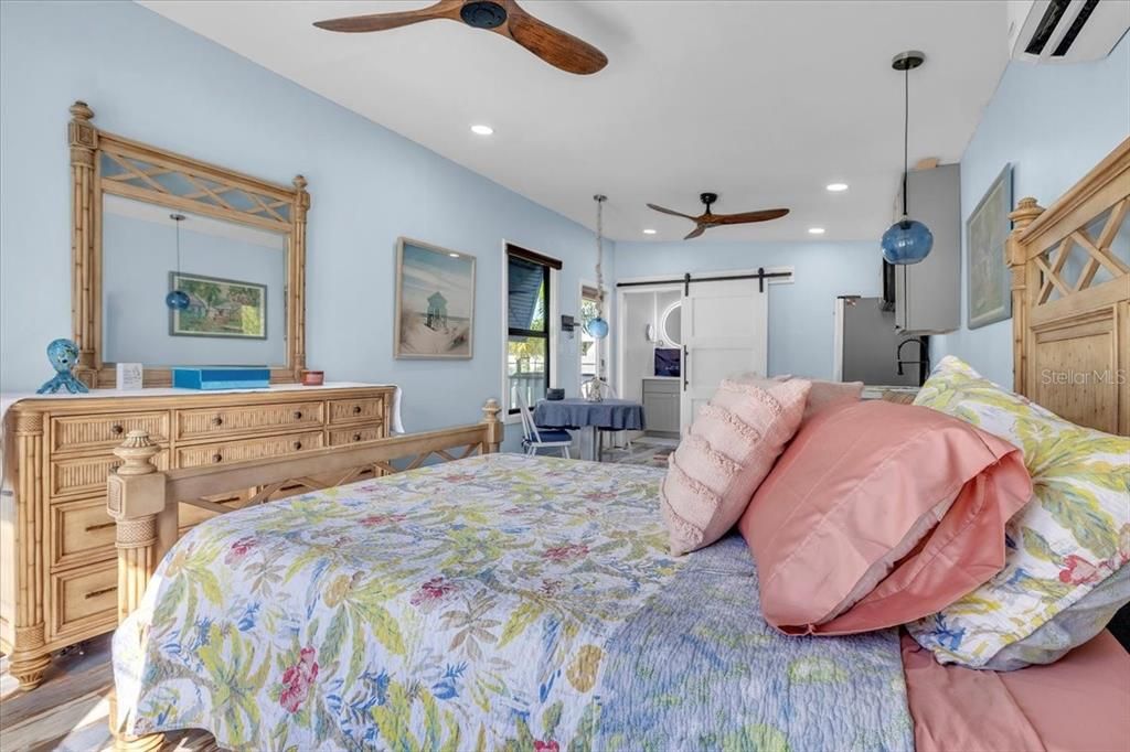 For Sale: $799,000 (4 beds, 4 baths, 2402 Square Feet)