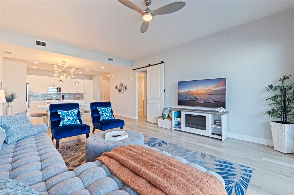 For Sale: $989,000 (2 beds, 2 baths, 1600 Square Feet)