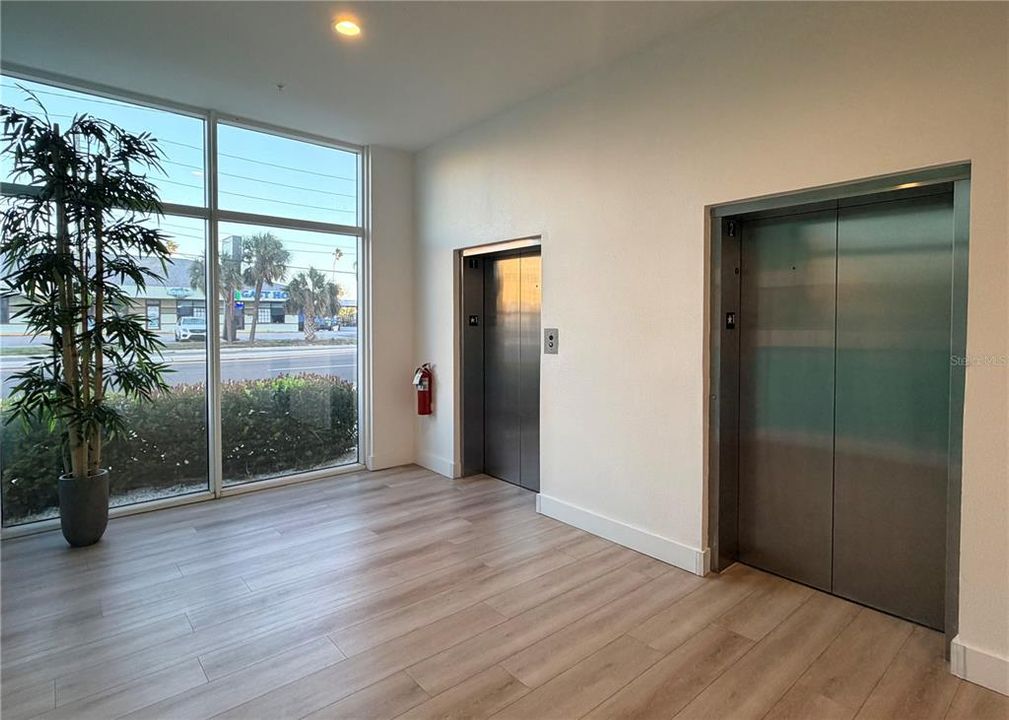 For Sale: $989,000 (2 beds, 2 baths, 1600 Square Feet)