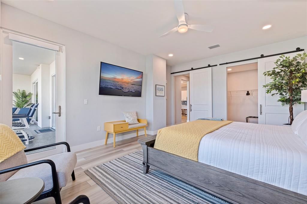 For Sale: $989,000 (2 beds, 2 baths, 1600 Square Feet)