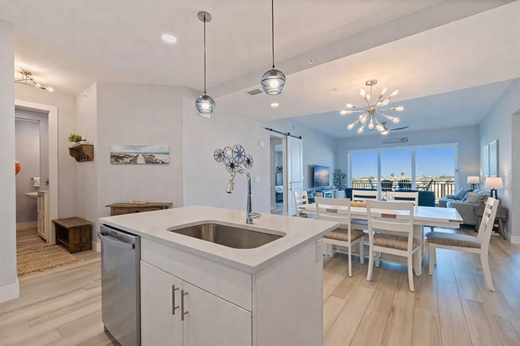 For Sale: $989,000 (2 beds, 2 baths, 1600 Square Feet)