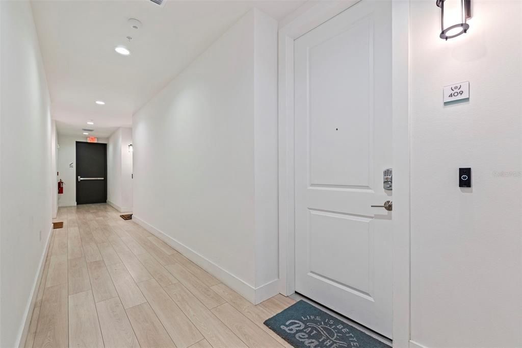 For Sale: $989,000 (2 beds, 2 baths, 1600 Square Feet)