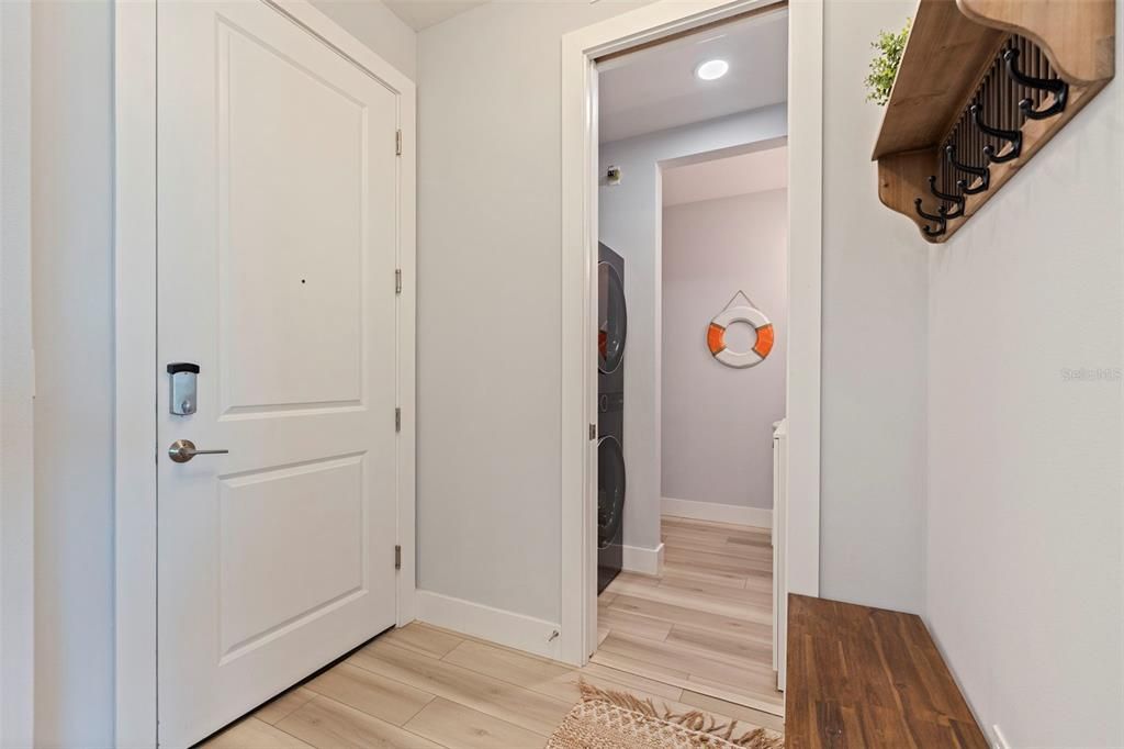 For Sale: $989,000 (2 beds, 2 baths, 1600 Square Feet)