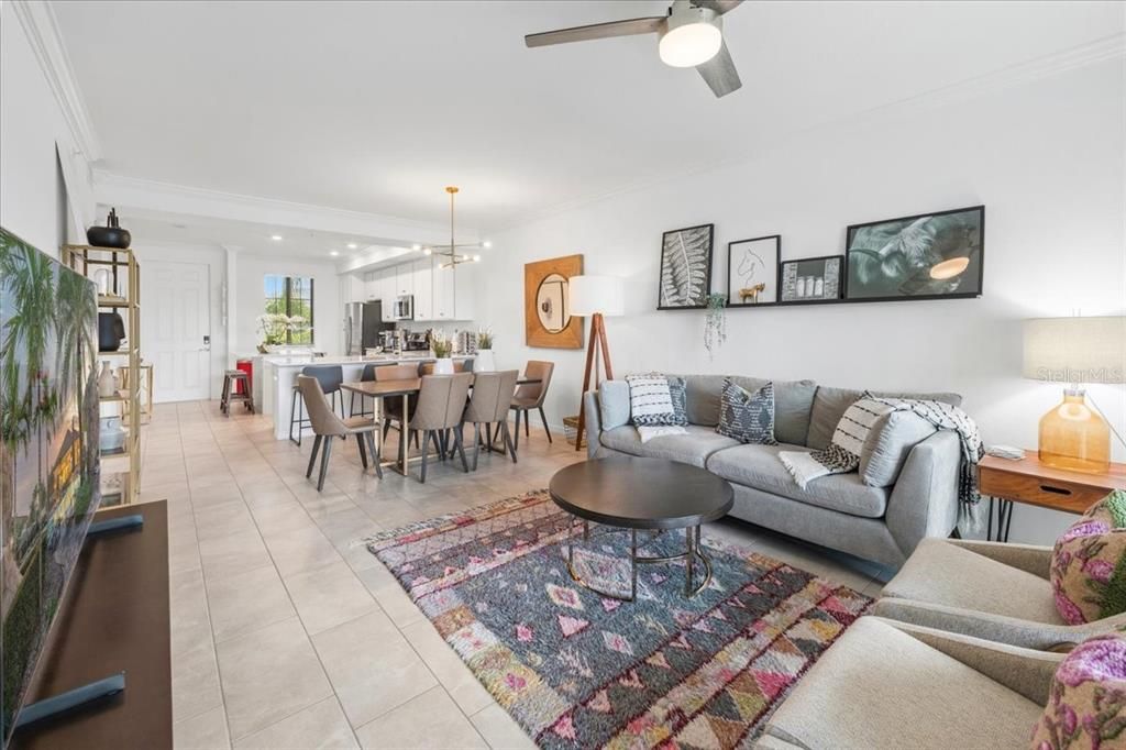 Active With Contract: $279,000 (2 beds, 2 baths, 1121 Square Feet)