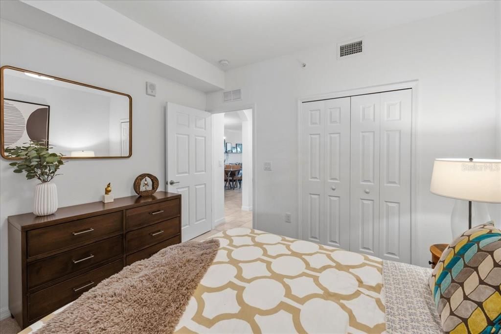 Active With Contract: $279,000 (2 beds, 2 baths, 1121 Square Feet)